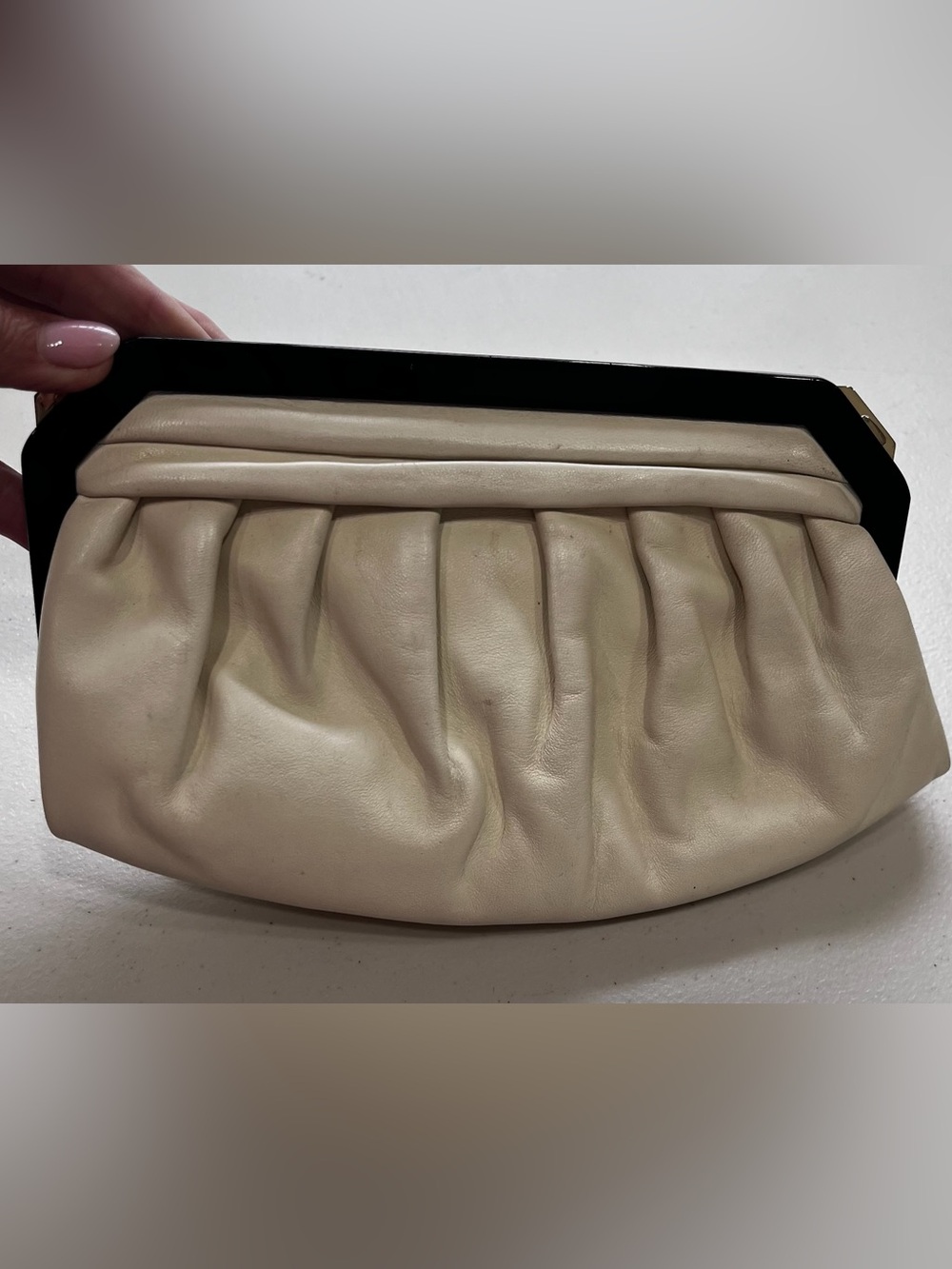 Bally Vintage Ivory Leather Frame Clutch Bag Black Resin Frame Gold Hardware - Picture 3 of 10